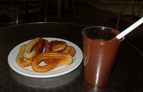 As 6 da mañá foi un bo momento para un bo chocolate con churros na cafetería Toffe (2,5 euros)