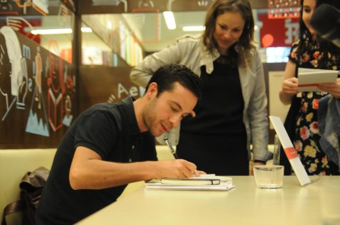 Presentación do poemario Celebración en Barcelona. Cedida por Gonzalo Hermo